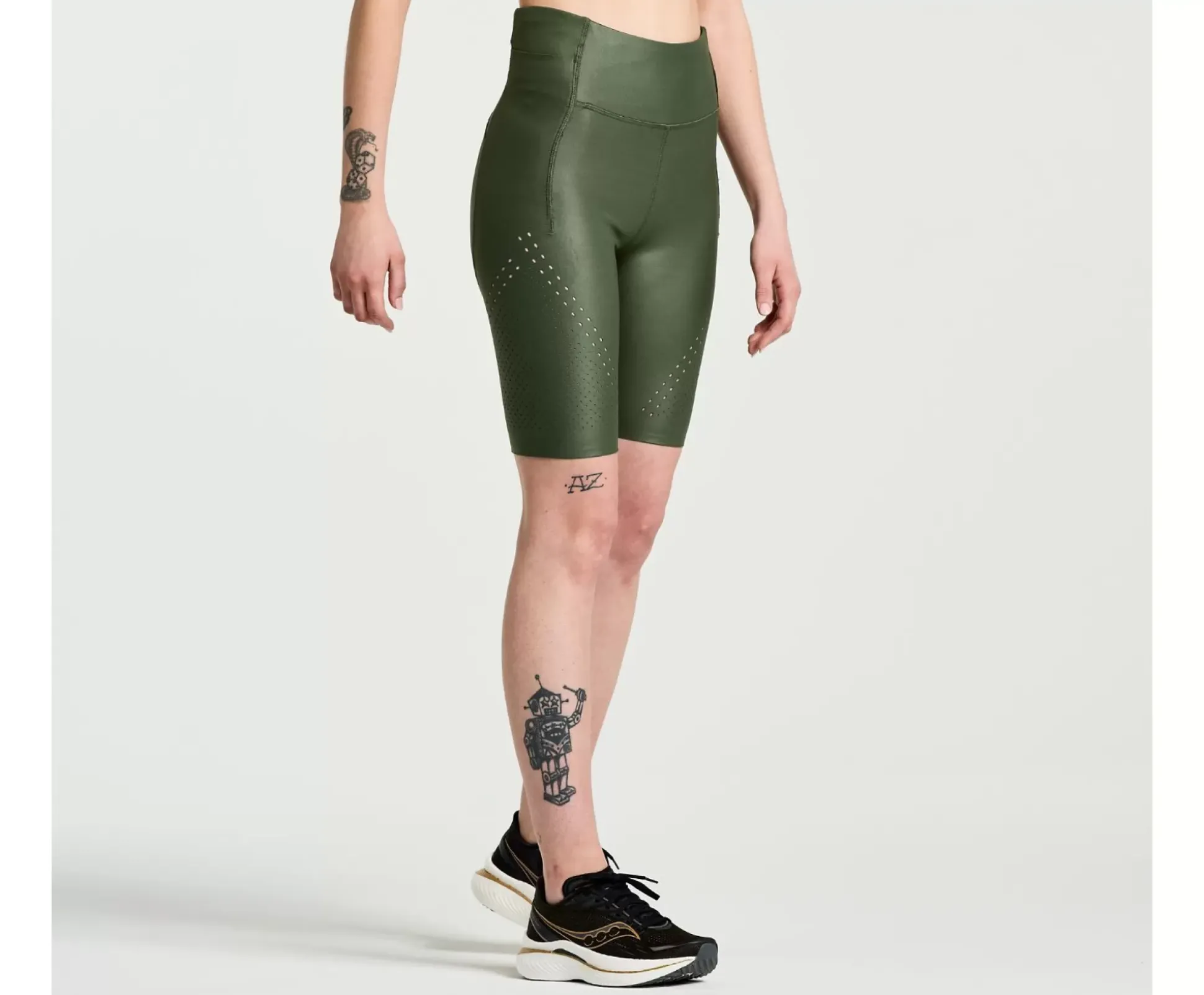 Pinnacle 8" Tight Short